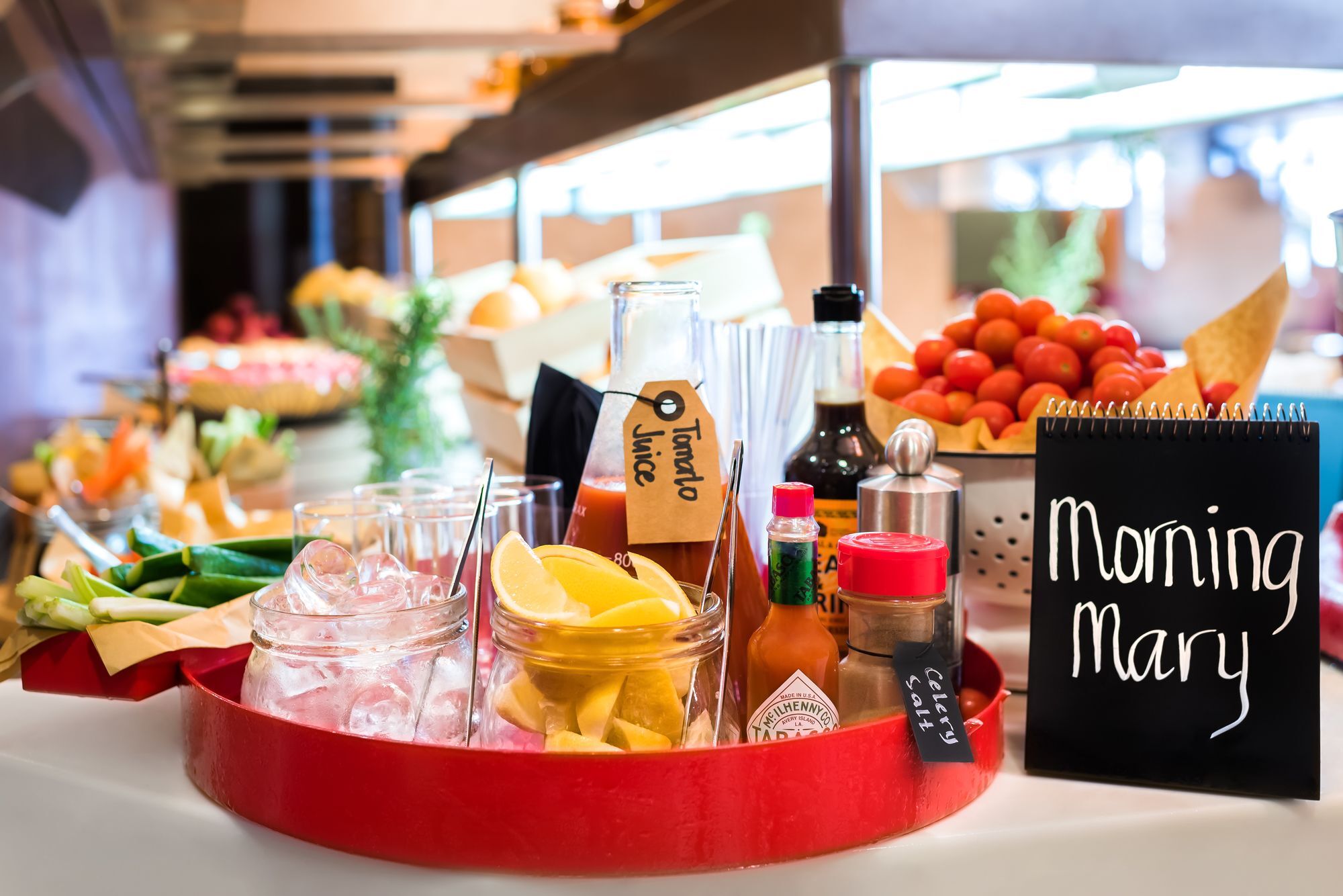 Radisson Blu Hotel, Jeddah Al Salam Exteriör bild A Bloody Mary bar